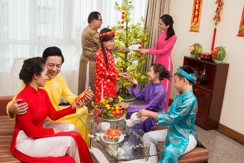 tet-la-thoi-doem-nha-nha-sum-hop-quay-quan-ben-nhau-3